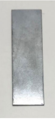 Una placa de acero con recubrimiento de Zn-Ni analizada en esta nota de aplicación